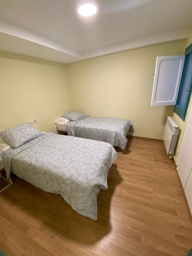 Cal Tofones, Baixos 2. Allotjament Turistic A Borredá المظهر الخارجي الصورة