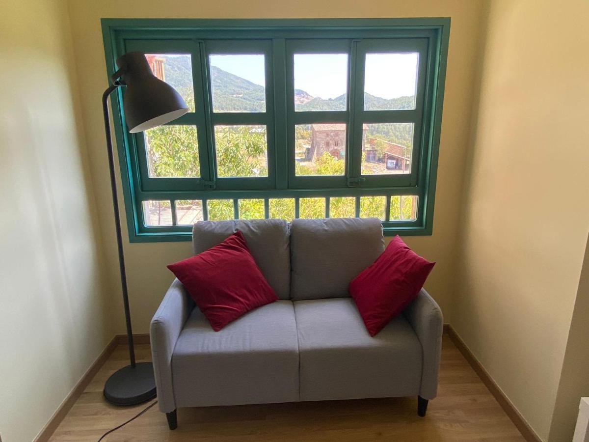 Cal Tofones, Baixos 2. Allotjament Turistic A Borredá المظهر الخارجي الصورة